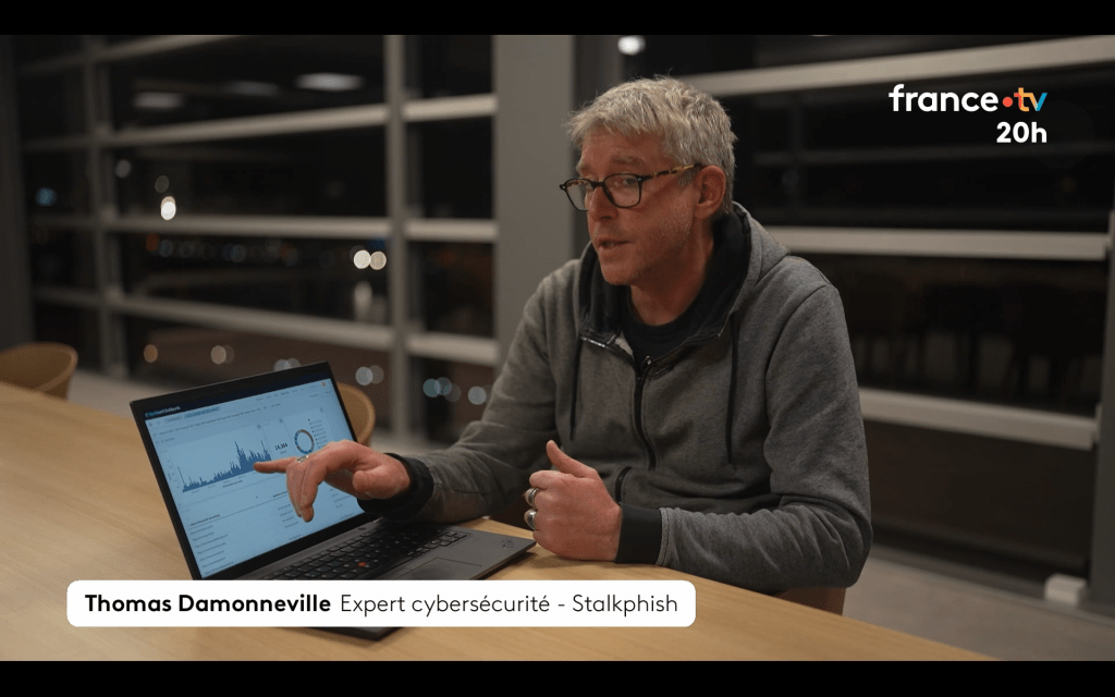 Thomas Damonneville presenting StalkPhish.io data about parcel scams